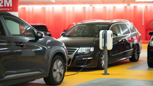 Comment les véhicules électriques transforment-ils nos vies urbaines ?